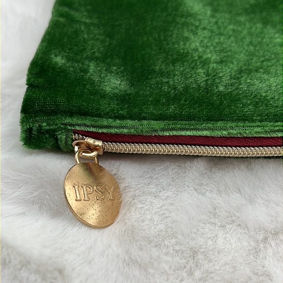 3/$12 Ipsy Glam Bag November 2021 - Green “Velvet”/Velour with Burgundy and Gold - Picture 2 of 4